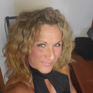 Meet your Posher, Roxanna